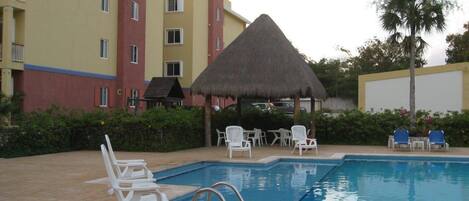 The quiet pool and poolside palapa!