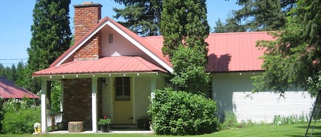 Front of the house (hidden from road by thick bushes).