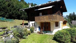 Aperçu du chalet en saison estivale
