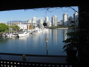 Sheltered Front Deck - Outdoor Dining option: E-N-W Views