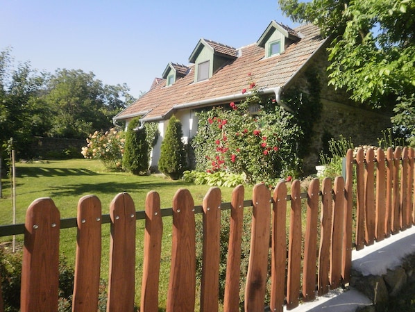 Kapolcs Cottage in Valley of the Arts, Hungary - Northern Balaton Region 
