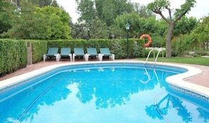 Cool of in the pool or go to the beach 13 km. from the house