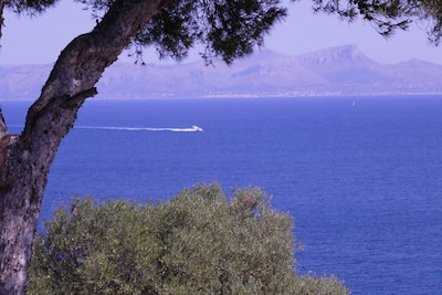 Elegante casa de vacaciones con fantásticas vistas al mar, terrazas, WIFI