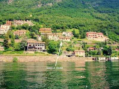 Apartment - 2 rooms - 2/6 persons -The best as per Rick Steve's Book-parking and besides garage in the center of varenna