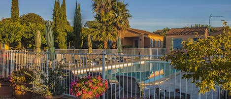 Gîtes, Jardin et Piscines