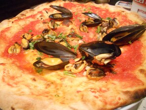 Pizza with the mussels
