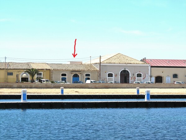vue de la maison par la mer
