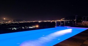 POOL IN THE EVENING!!! - INFO@BAGLIORIDISICILIA.COM - WWW.BAGLIORIDISICILIA.COM