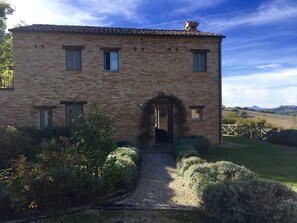 Casa Isabella with views of hilltop villages