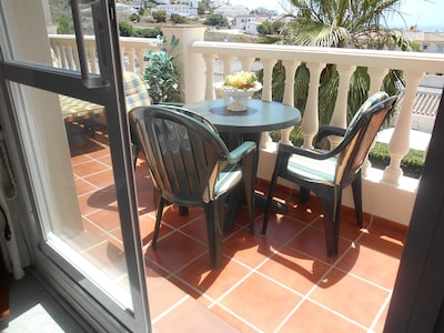 Solveigh = power of the sun = sunny apartment with sea views. Welcome Amigos!