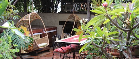 Sitting area in downstairs Outdoor Patio area
