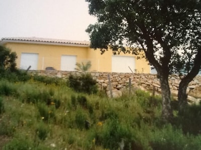 Jolie Villa for 6 guests near to the sea and the mountain.