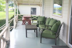 porch eating and sitting area