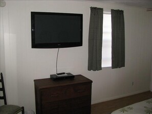 42" TV in master with a Blue Ray/DVD player