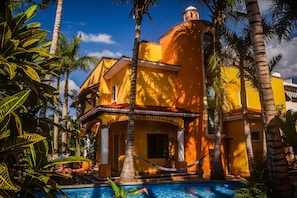 Luxury Villa with pool 