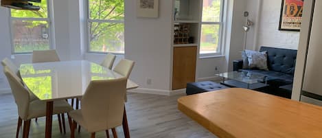 Open Living/Dining room, table for 6