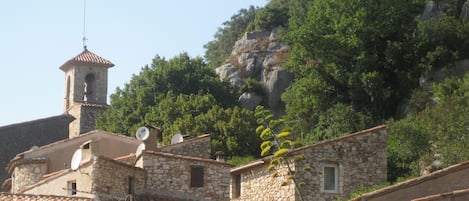 le village de Bauduen  vu de la maison