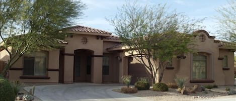 Our beautiful and tranquil vacation home in Estrella Mountain Ranch!