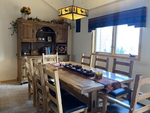 Dining room table. Breakaway West, Vail, Co. 353. @vaillodging