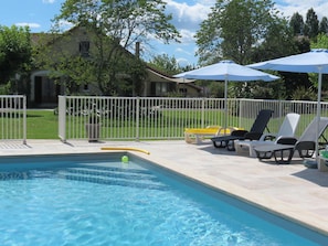 vue gîte depuis piscine