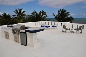 屋外ダイニングエリア