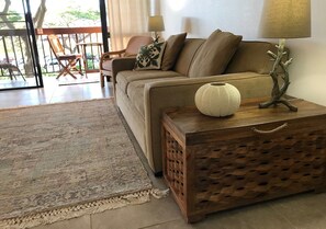 2019: New woven wood end table and new lamps. Full size pull out sofa 