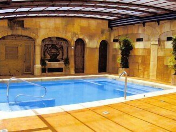 Indoor pool & sauna