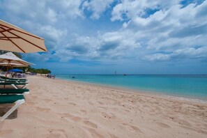 Paynes Bay Beach