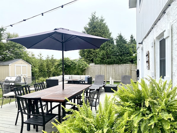 Gorgeous and newly renovated backyard deck