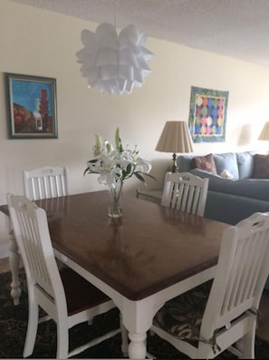 The dining area comfortably seats six