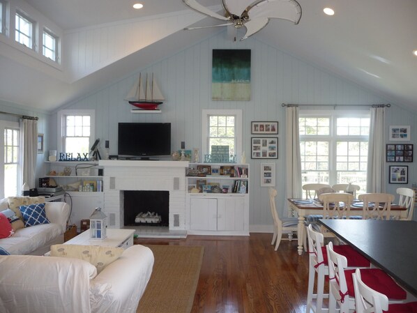 open floor plan living!