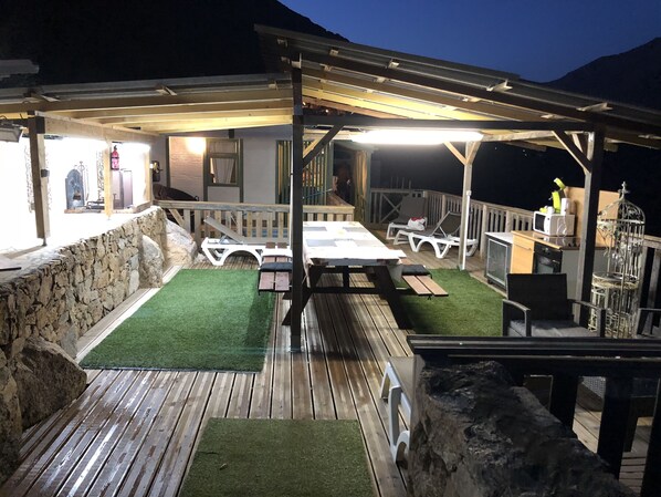 Outdoor dining