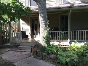 Inviting front porch to enjoy a coffe or a drink and watch Boulder go by