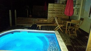 F2 terrasse secondaire avec piscine/jacuzzi