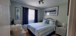 Queen Bed-(Bedroom 1)