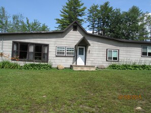 About 1500 square feet of living space