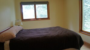 Queen Bed first floor