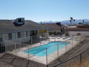 Sparkling pool, with safety fence