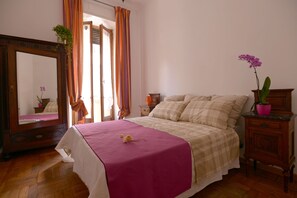 
The bedroom
