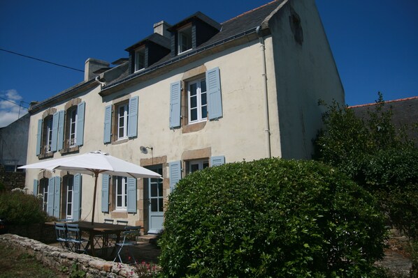 Belle maison de capitaine 5ch 12 personnes terrasse et jardin plein Sud