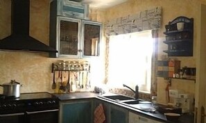 Kitchen, with all appliances