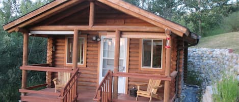 Welcome to the Paris cabin at Paris Montana® Luxury Lodge!