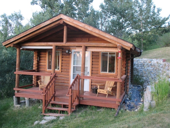 Welcome to the Paris cabin at Paris Montana® Luxury Lodge!