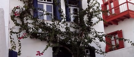 tradtional townhouse in quite area in the old part of the village