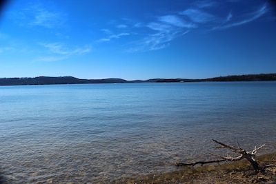 Fabulous Patio View Overlooking The Main Channel Of Table Rock Lake