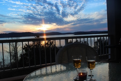 Fabulous Patio View Overlooking The Main Channel Of Table Rock Lake