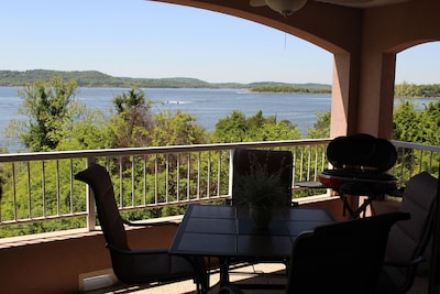 Fabulous Patio View Overlooking The Main Channel Of Table Rock Lake