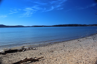 Fabulous Patio View Overlooking The Main Channel Of Table Rock Lake