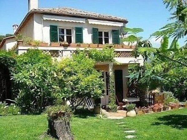 View of the house from the garden