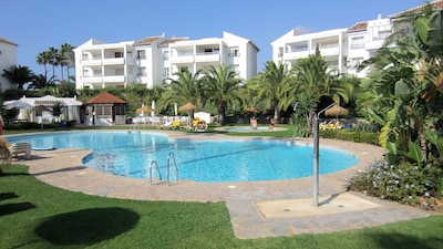 Beautiful, Ground Floor fully Air-conditioned Apartment, Overlooking the pool.